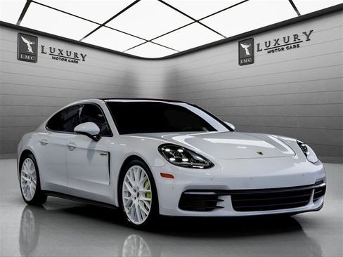 Used 2020 Porsche Panamera 4 image 1