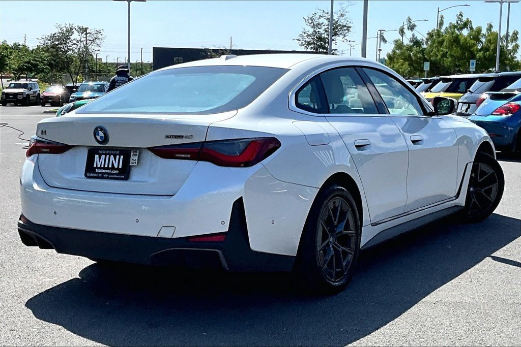 Used 2023 BMW i4 eDrive40 w/ Premium Package RWD image 11