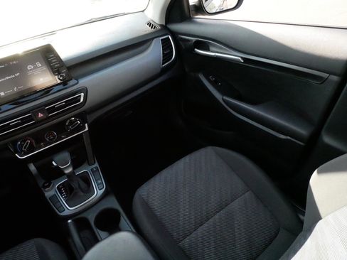 Used 2023 Kia Seltos LX AWD/4WD image 11