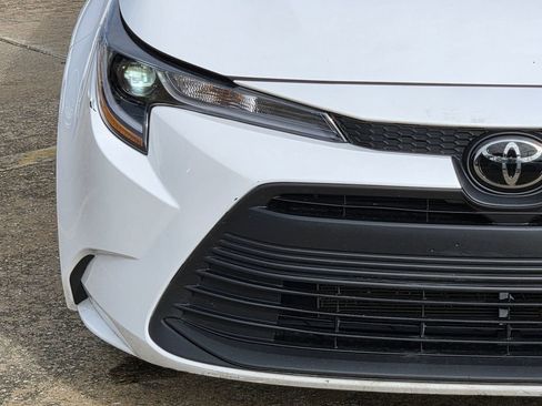 Used 2025 Toyota Corolla LE FWD image 5