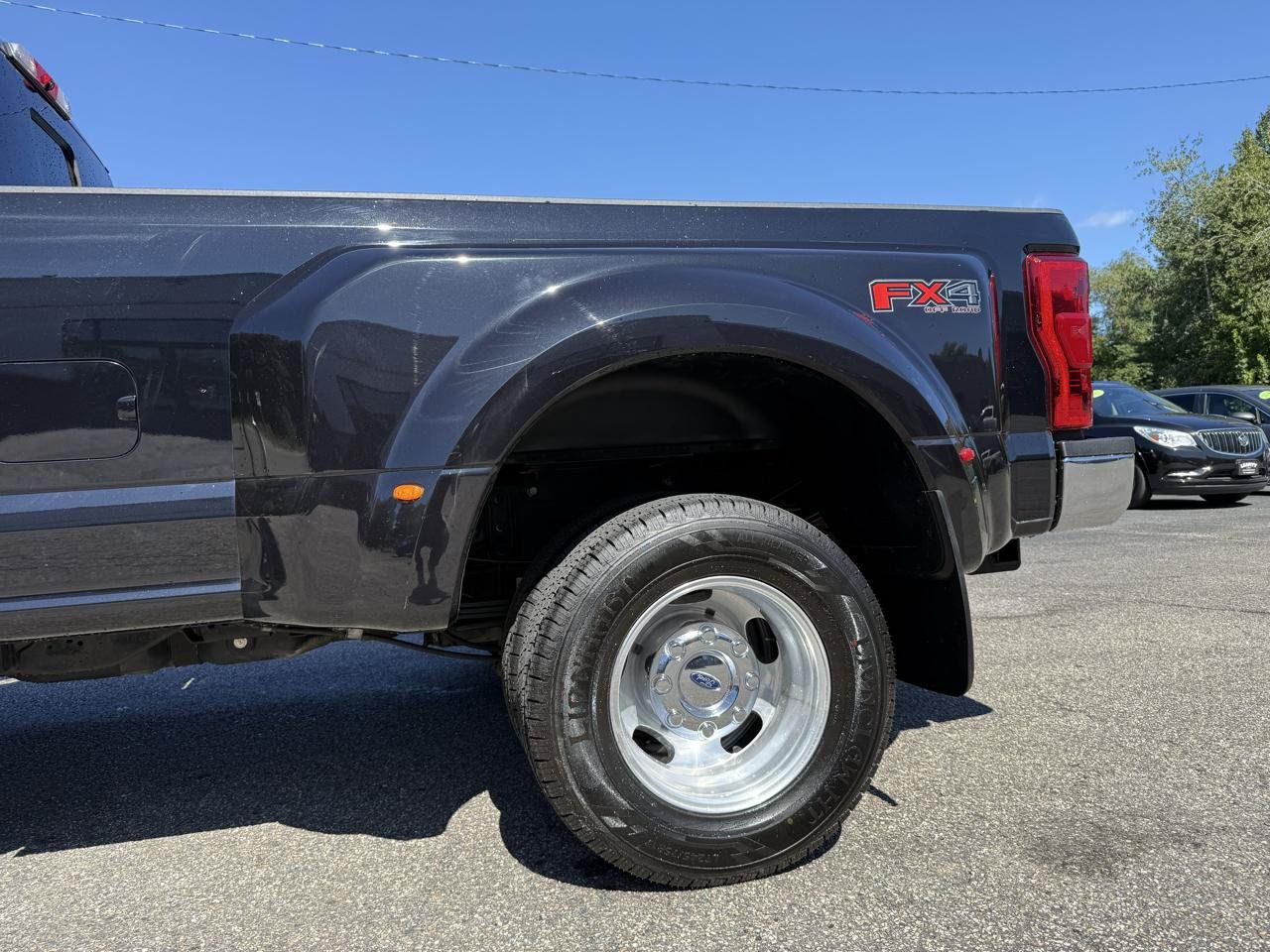 Used 2019 Ford F350 XL w/ STX Appearance Package AWD/4WD image 11