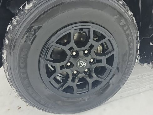 Certified 2022 Toyota Tacoma SR5 image 11