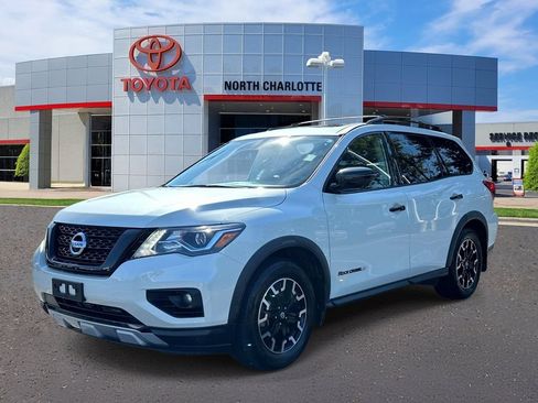 Used 2020 Nissan Pathfinder SL AWD/4WD image 3