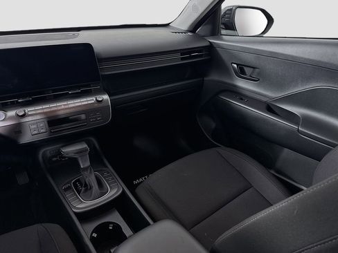 Certified 2025 Hyundai Kona SEL image 23