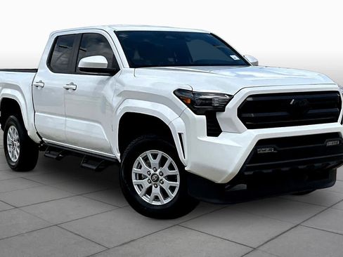 Used 2024 Toyota Tacoma SR5 image 3