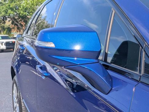 Used 2025 Cadillac XT5 Sportv w/ Technology Package image 12