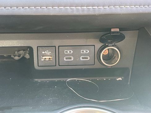 Used 2023 Toyota Highlander L image 9