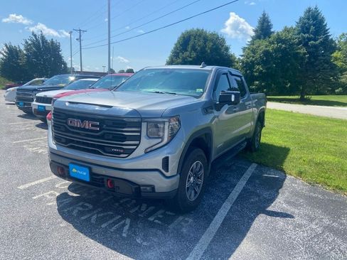 Used 2024 GMC Sierra 1500 AT4 w/ Technology Package AWD/4WD image 3
