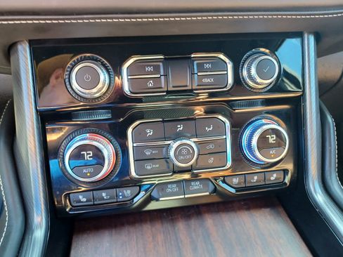 Used 2024 GMC Yukon XL Denali Ultimate w/ LPO, Floor Liner Package AWD/4WD image 13