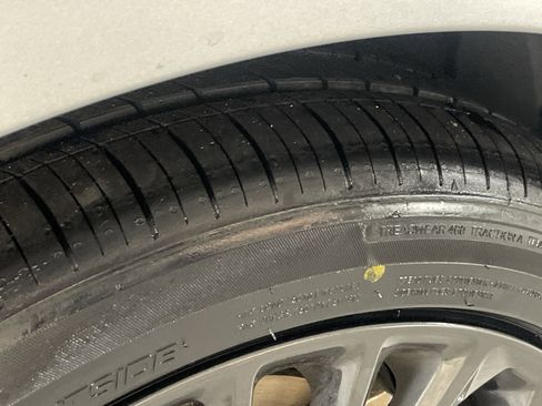 Used 2020 Toyota Avalon XSE image 12