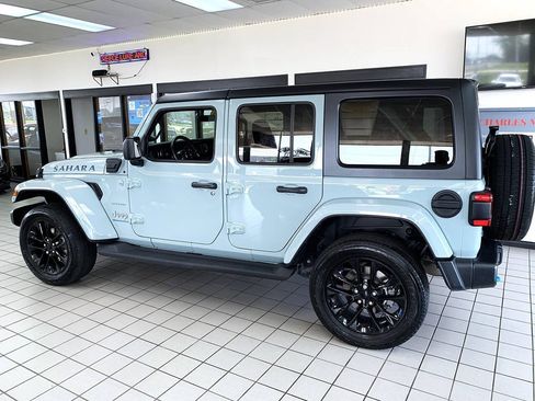 Used 2023 Jeep Wrangler Unlimited Sahara w/ Cold Weather Group AWD/4WD image 5