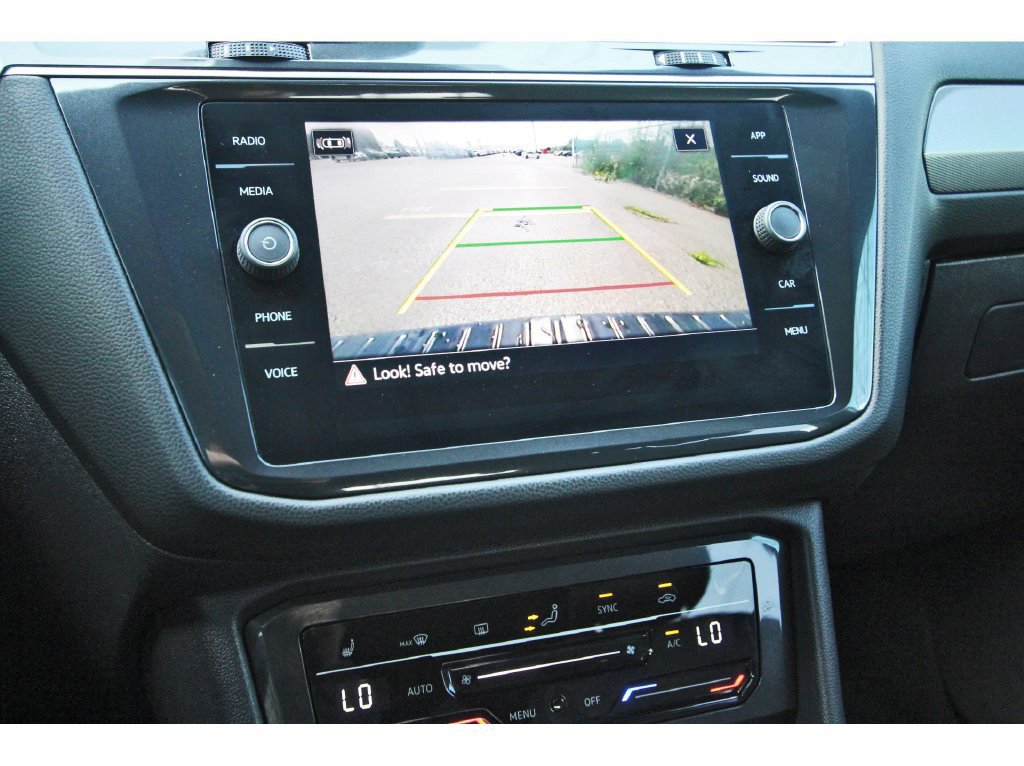 Used 2023 Volkswagen Tiguan SE R-Line FWD image 26
