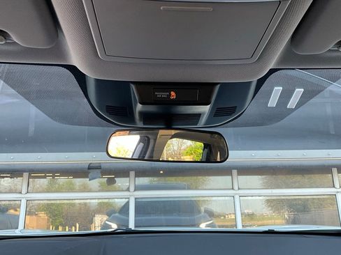 Used 2025 Nissan Rogue SV image 18