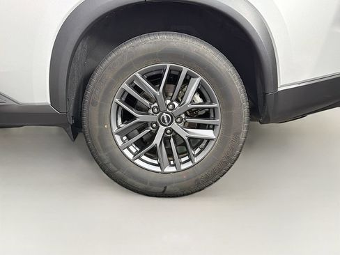 Used 2024 Nissan Rogue S AWD/4WD image 30