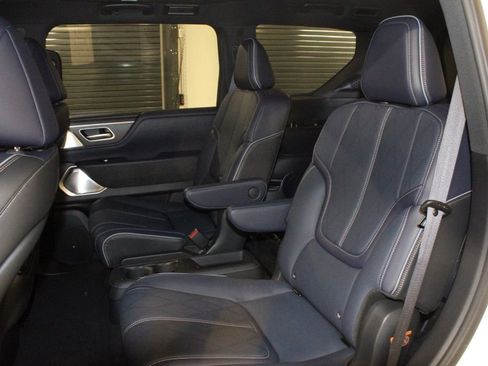 New 2026 INFINITI QX80 4WD w/ Sport Exterior Package image 38