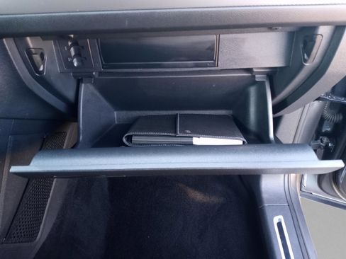 Used 2022 Volkswagen Tiguan SE R-Line image 31