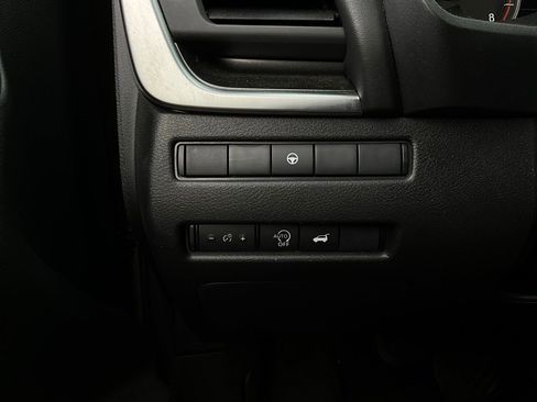 Used 2025 Nissan Rogue SV image 22