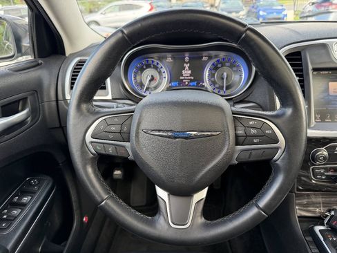 Used 2015 Chrysler 300 Limited w/ 300 Premium Group RWD image 18
