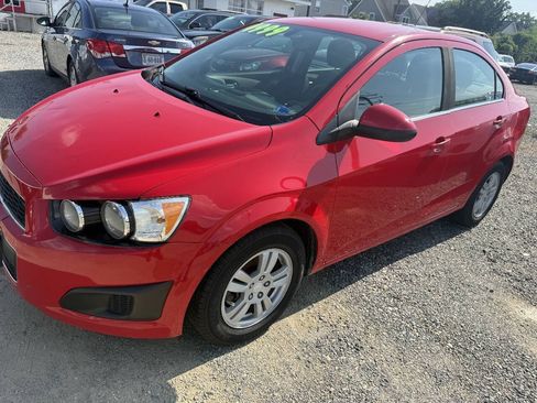 Used 2015 Chevrolet Sonic LT FWD image 3