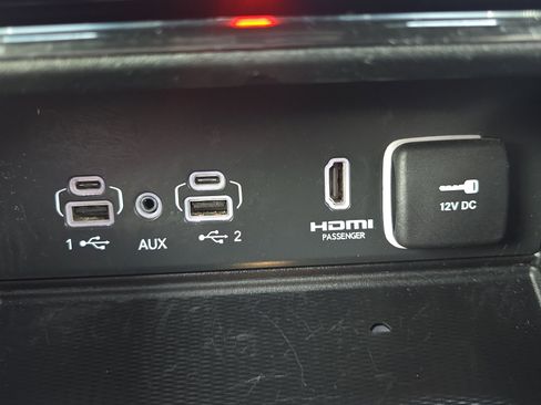 Used 2023 Jeep Grand Cherokee Overland w/ Advanced Protech Group III image 20