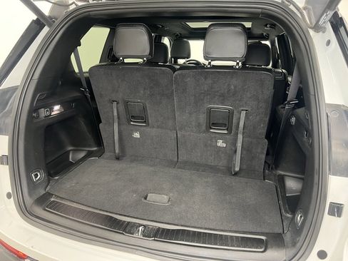 Used 2024 Jeep Grand Cherokee L Limited w/ Luxury Tech Group II image 8