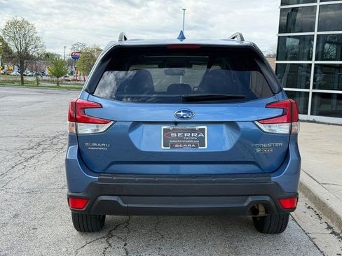 Used 2021 Subaru Forester Premium AWD/4WD image 4