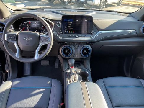 Certified 2024 Chevrolet Blazer RS w/ Driver Confidence II Package image 4