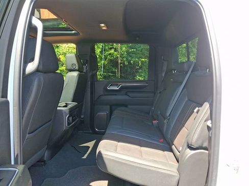Used 2024 Chevrolet Silverado 3500 High Country w/ Technology Package AWD/4WD image 10