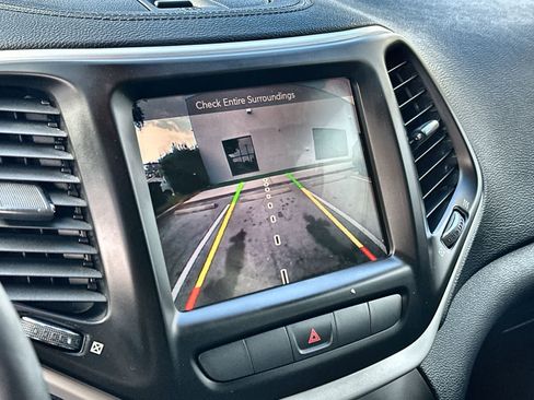 Used 2014 Jeep Cherokee Limited image 27