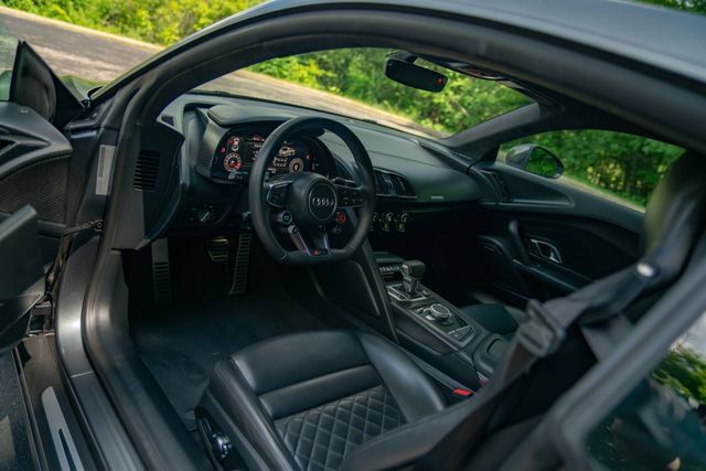Used 2017 Audi R8 V10 plus AWD/4WD image 33