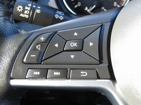 Used 2018 Nissan Rogue Sport SL image 21