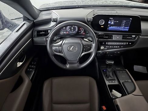 Used 2022 Lexus ES 300h w/ Premium Package image 12