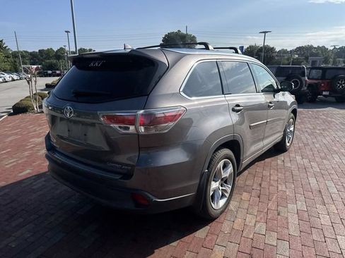 Used 2015 Toyota Highlander Limited w/ Driver Technology Package AWD/4WD image 14