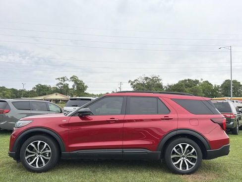 Used 2025 Ford Explorer ST-Line w/ Premium Package RWD image 15