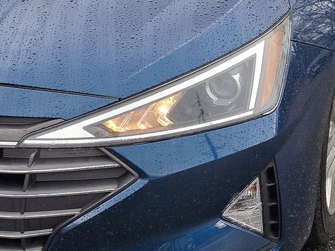 Used 2019 Hyundai Elantra SEL image 15