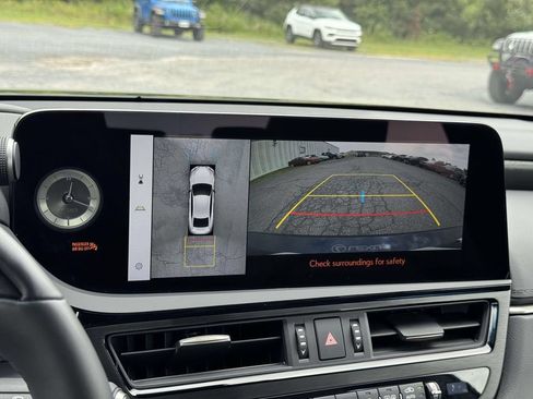 Used 2025 Lexus ES 300h w/ Technology Package FWD image 19