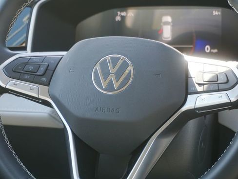New 2026 Volkswagen Taos SE AWD/4WD image 11