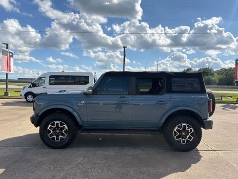 Used 2021 Ford Bronco Outer Banks AWD/4WD image 2