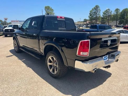 Used 2018 RAM 1500 Laramie w/ Convenience Group AWD/4WD image 3
