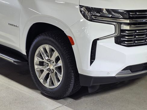 Used 2023 Chevrolet Tahoe Premier AWD/4WD image 10