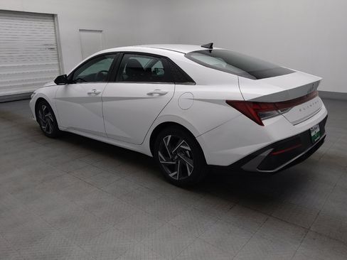 Used 2025 Hyundai Elantra SEL FWD image 3