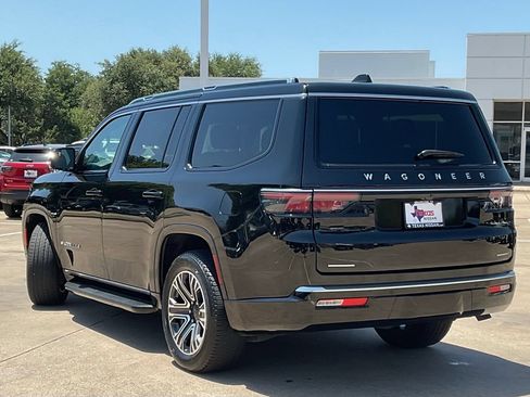 Used 2023 Jeep Wagoneer Series II w/ HD Trailer Tow Package AWD/4WD image 6