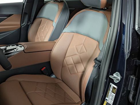 New 2026 BMW 550e xDrive image 13