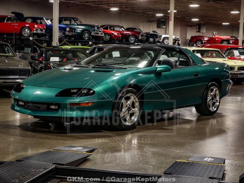 Used 1997 Chevrolet Camaro Z28 RWD image 62