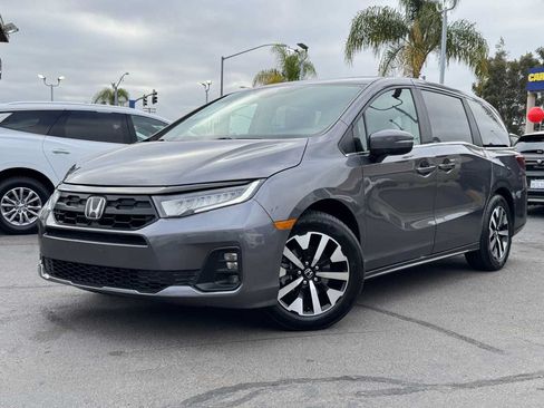 Used 2025 Honda Odyssey EX-L image 2