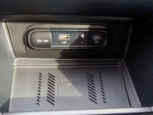 Used 2023 Kia Sportage SX image 22