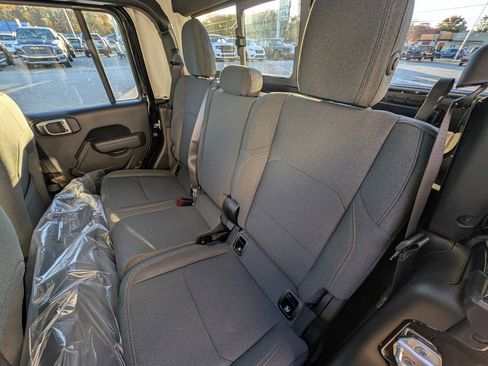 New 2026 Jeep Gladiator Sport image 16