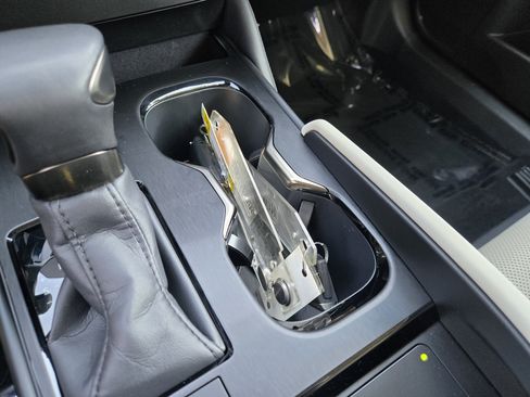 Used 2025 Lexus ES 350 w/ Premium Package FWD image 23