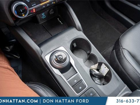 Used 2022 Ford Escape SEL image 13