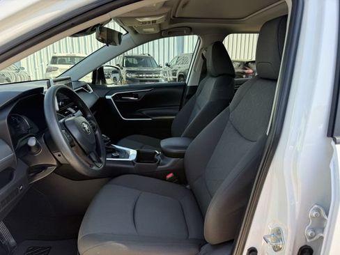 Used 2025 Toyota RAV4 XLE w/ Convenience Package AWD/4WD image 31